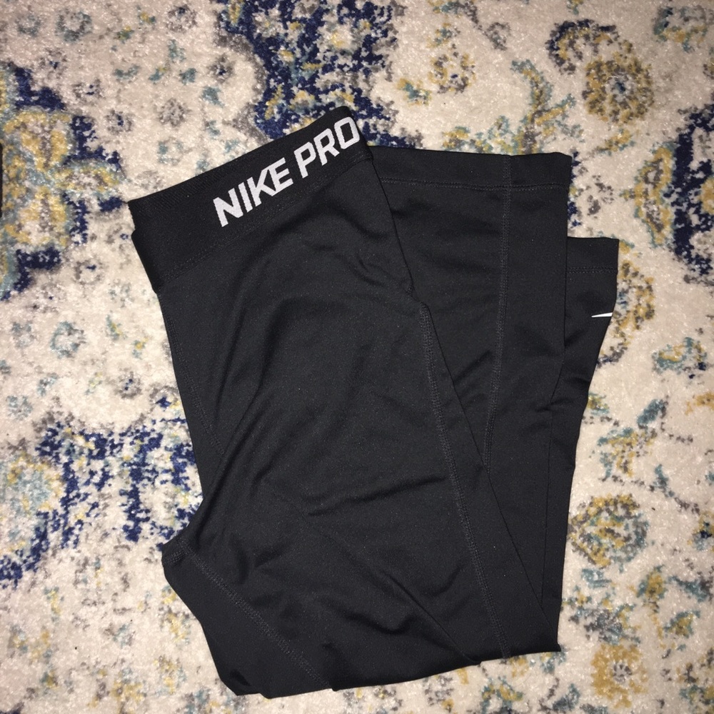 Nike Pro Capri Pants